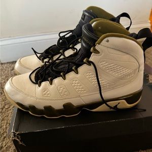 Air Jordan Retro 9